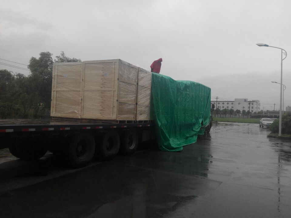 2017年6月北京創(chuàng)聯(lián)匯通電氣-雨中發(fā)貨現(xiàn)場，一直以顧客服務(wù)為較好